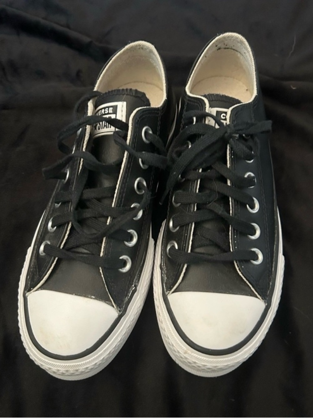 Converse Chuck Taylor Low Top Sneakers - Black